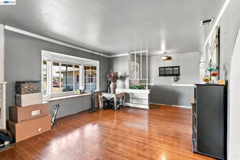 1451 Linfield Ln Hayward, CA 94545