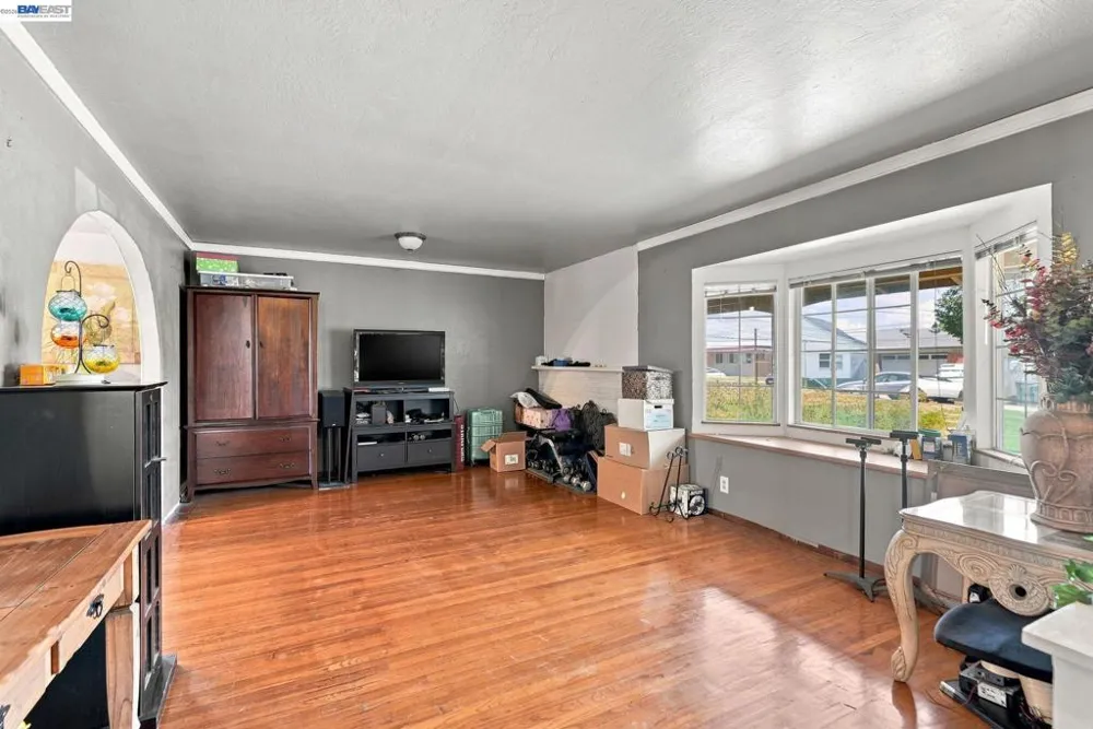 1451 Linfield Ln Hayward, CA 94545