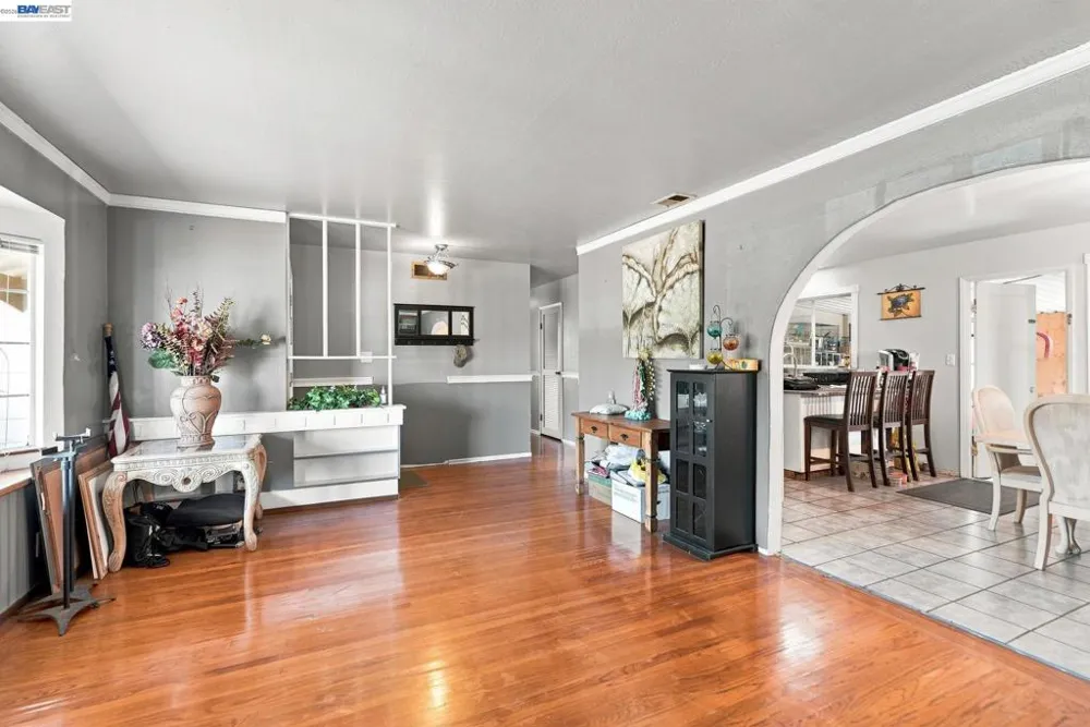 1451 Linfield Ln Hayward, CA 94545
