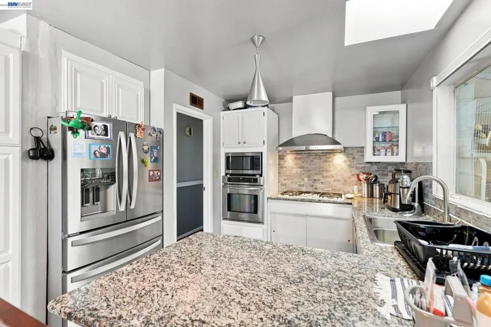 1451 Linfield Ln Hayward, CA 94545