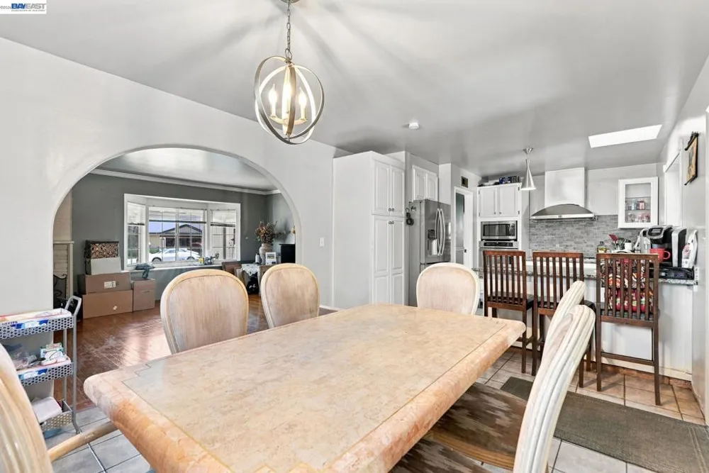 1451 Linfield Ln Hayward, CA 94545