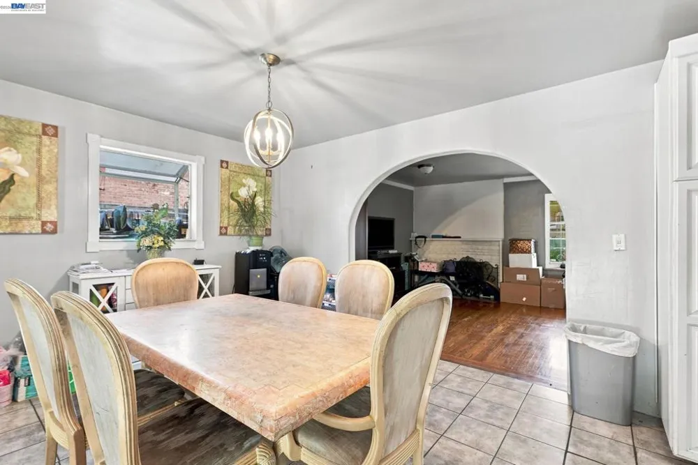 1451 Linfield Ln Hayward, CA 94545