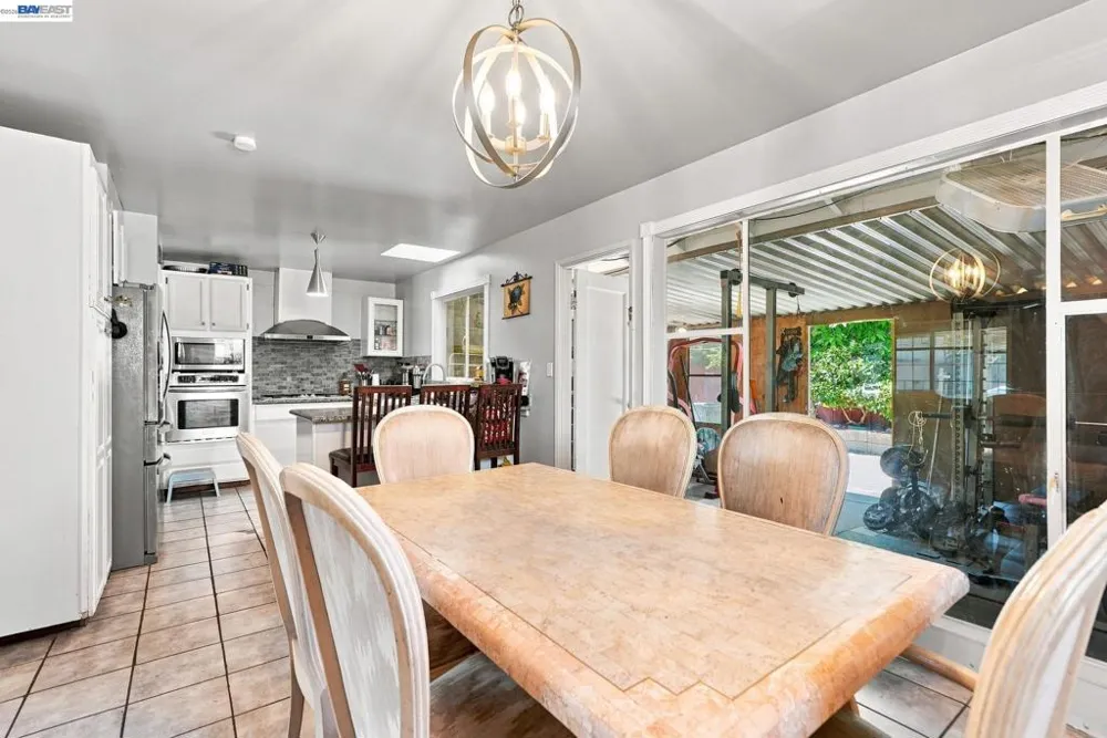 1451 Linfield Ln Hayward, CA 94545