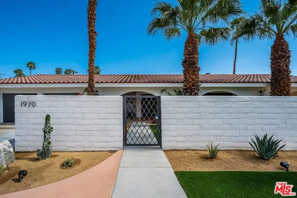 1970 S Joshua Tree Place Palm Springs, CA 92264