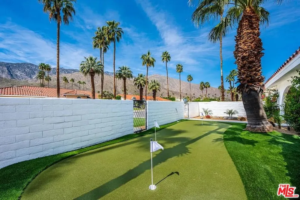 1970 S Joshua Tree Place Palm Springs, CA 92264
