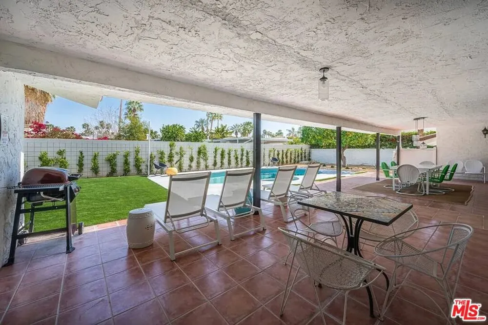 1970 S Joshua Tree Place Palm Springs, CA 92264