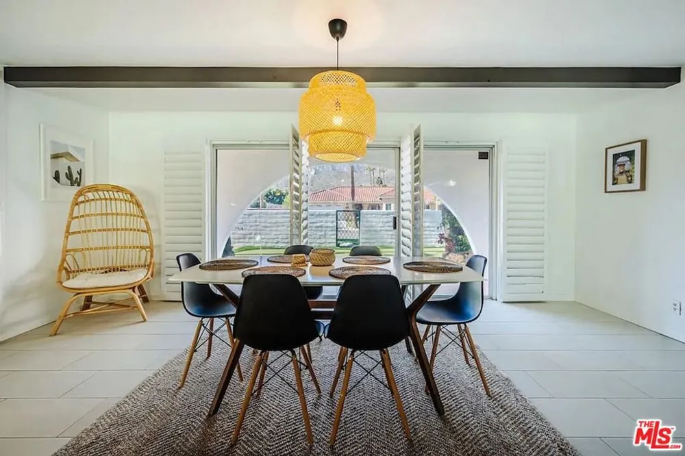 1970 S Joshua Tree Place Palm Springs, CA 92264