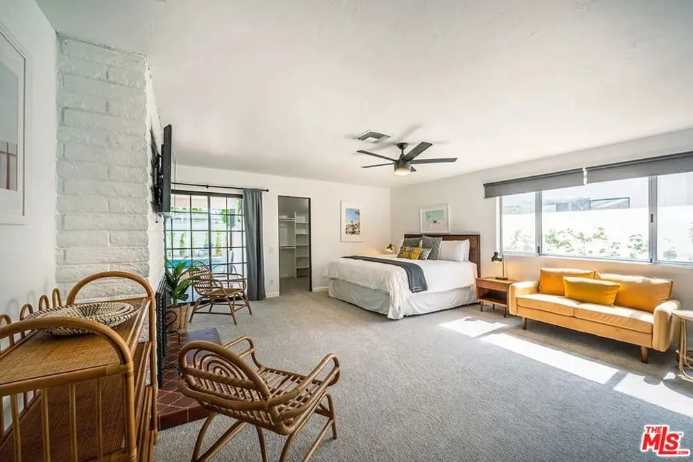 1970 S Joshua Tree Place Palm Springs, CA 92264