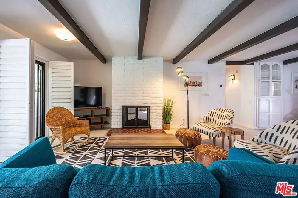 1970 S Joshua Tree Place Palm Springs, CA 92264