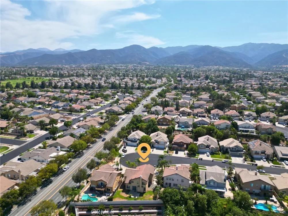 987 Chinotto Corona, CA 92881