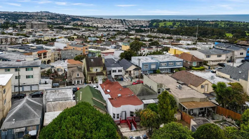 26 Vendome Avenue Daly City, CA 94014