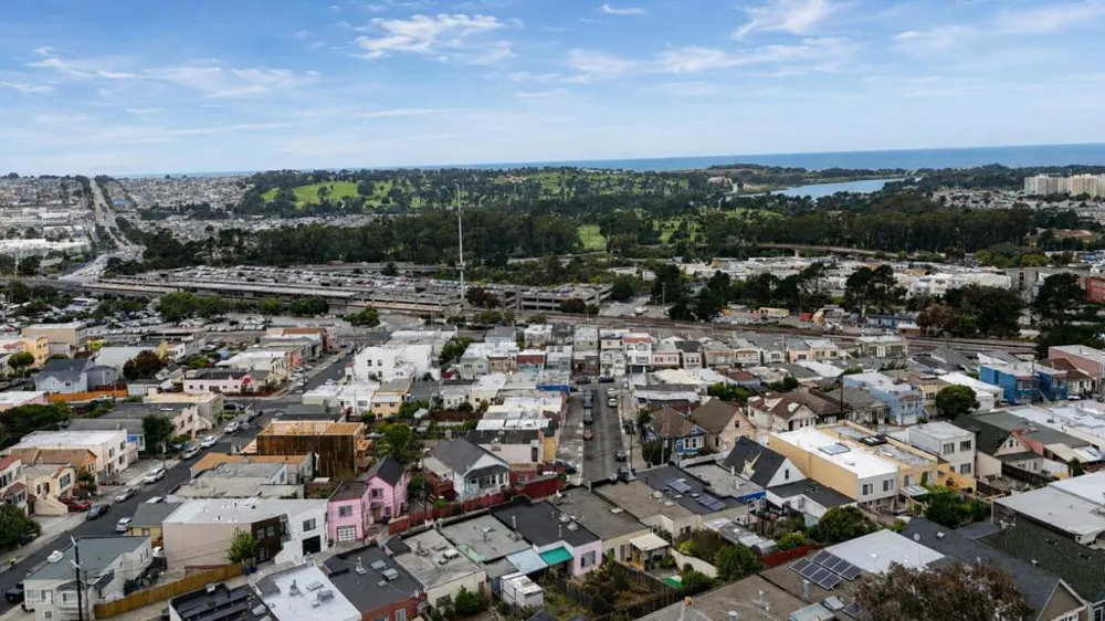 26 Vendome Avenue Daly City, CA 94014