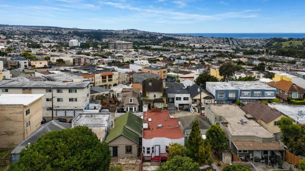 26 Vendome Avenue Daly City, CA 94014