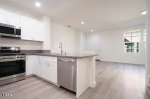 27285 Blue Spruce Place Valencia, CA 91354