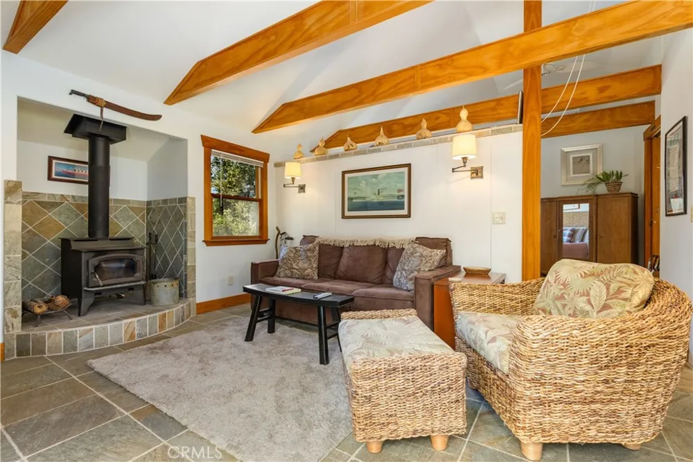 6733 Live Oak Drive Kelseyville, CA 95451
