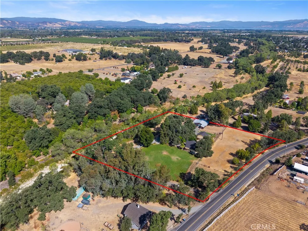 6733 Live Oak Drive Kelseyville, CA 95451
