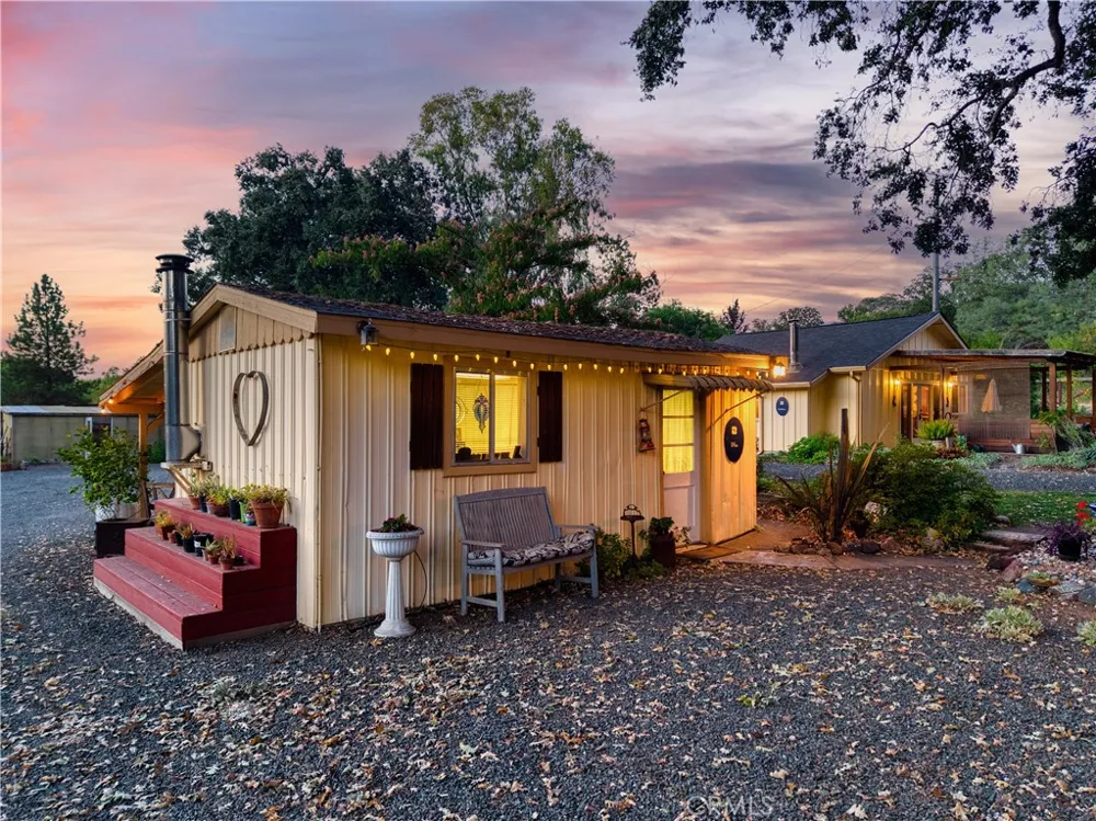 6733 Live Oak Drive Kelseyville, CA 95451