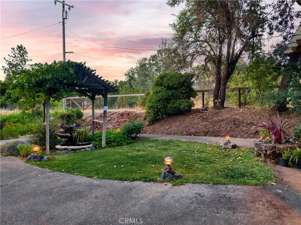 6733 Live Oak Drive Kelseyville, CA 95451