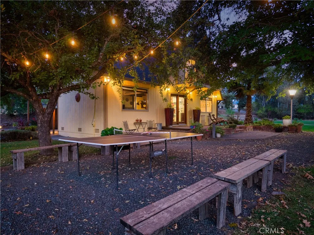 6733 Live Oak Drive Kelseyville, CA 95451