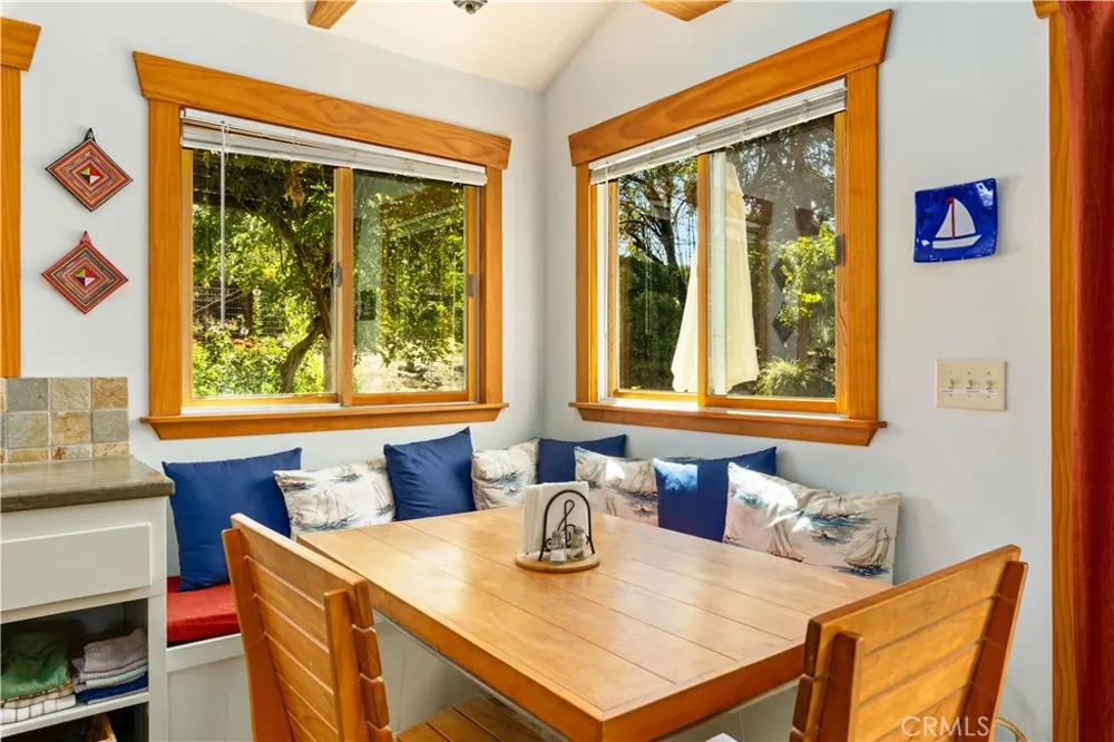 6733 Live Oak Drive Kelseyville, CA 95451