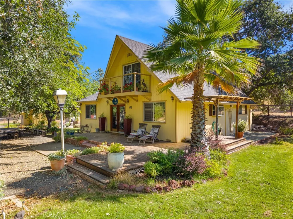 6733 Live Oak Drive Kelseyville, CA 95451