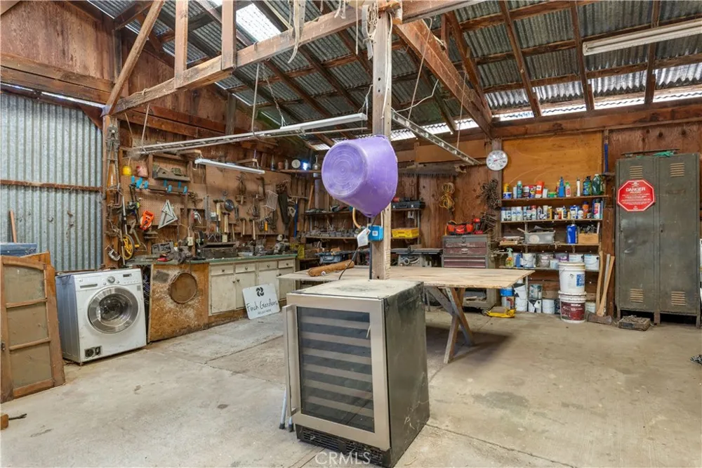 6733 Live Oak Drive Kelseyville, CA 95451