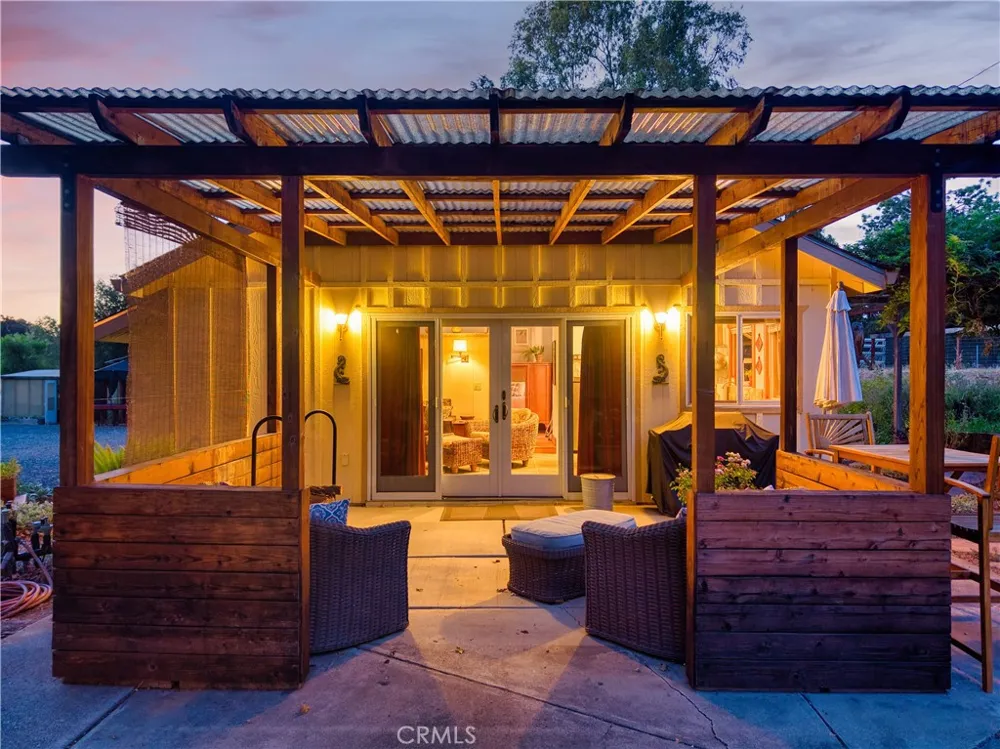 6733 Live Oak Drive Kelseyville, CA 95451