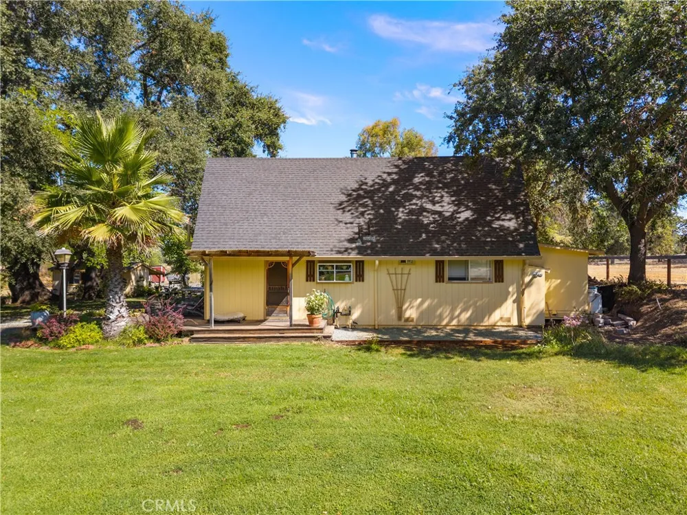 6733 Live Oak Drive Kelseyville, CA 95451