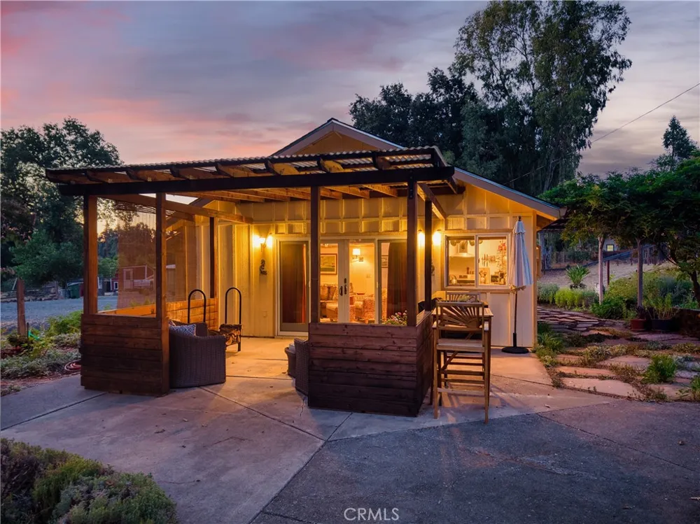 6733 Live Oak Drive Kelseyville, CA 95451