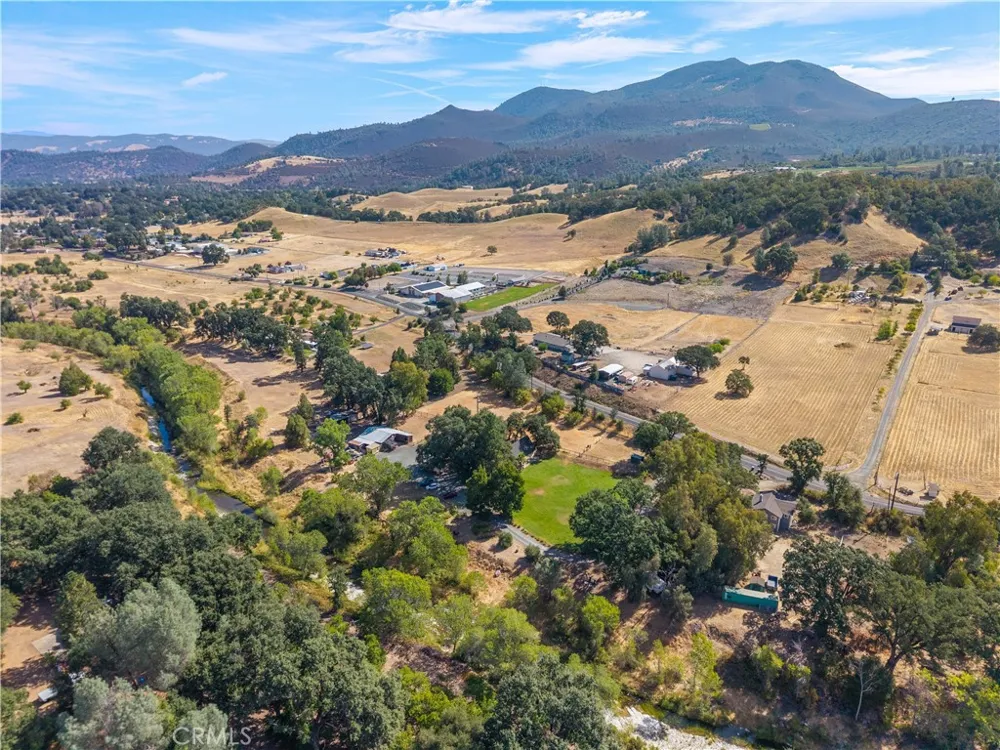 6733 Live Oak Drive Kelseyville, CA 95451