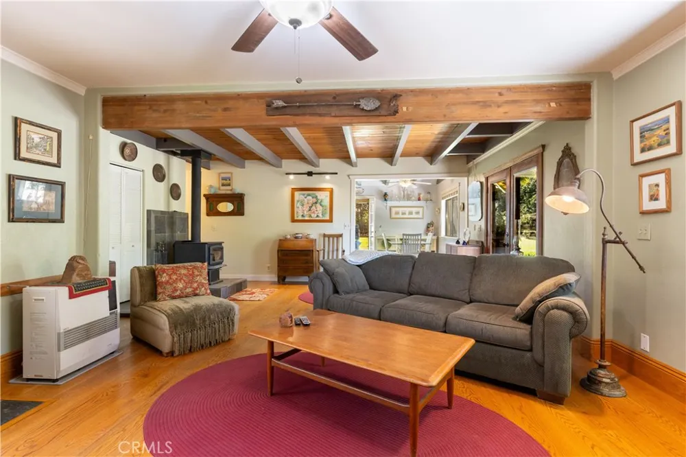 6733 Live Oak Drive Kelseyville, CA 95451