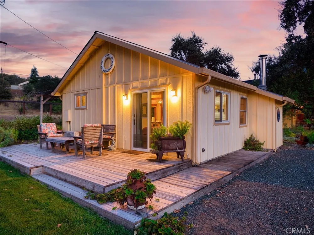 6733 Live Oak Drive Kelseyville, CA 95451