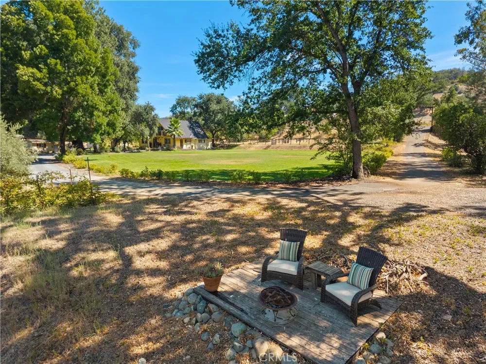 6733 Live Oak Drive Kelseyville, CA 95451