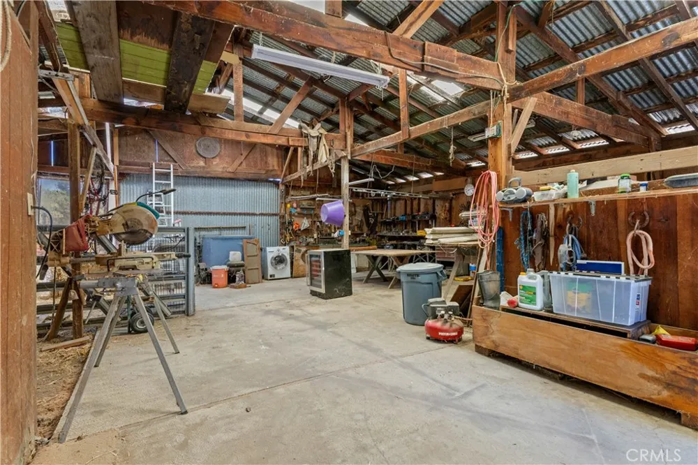6733 Live Oak Drive Kelseyville, CA 95451