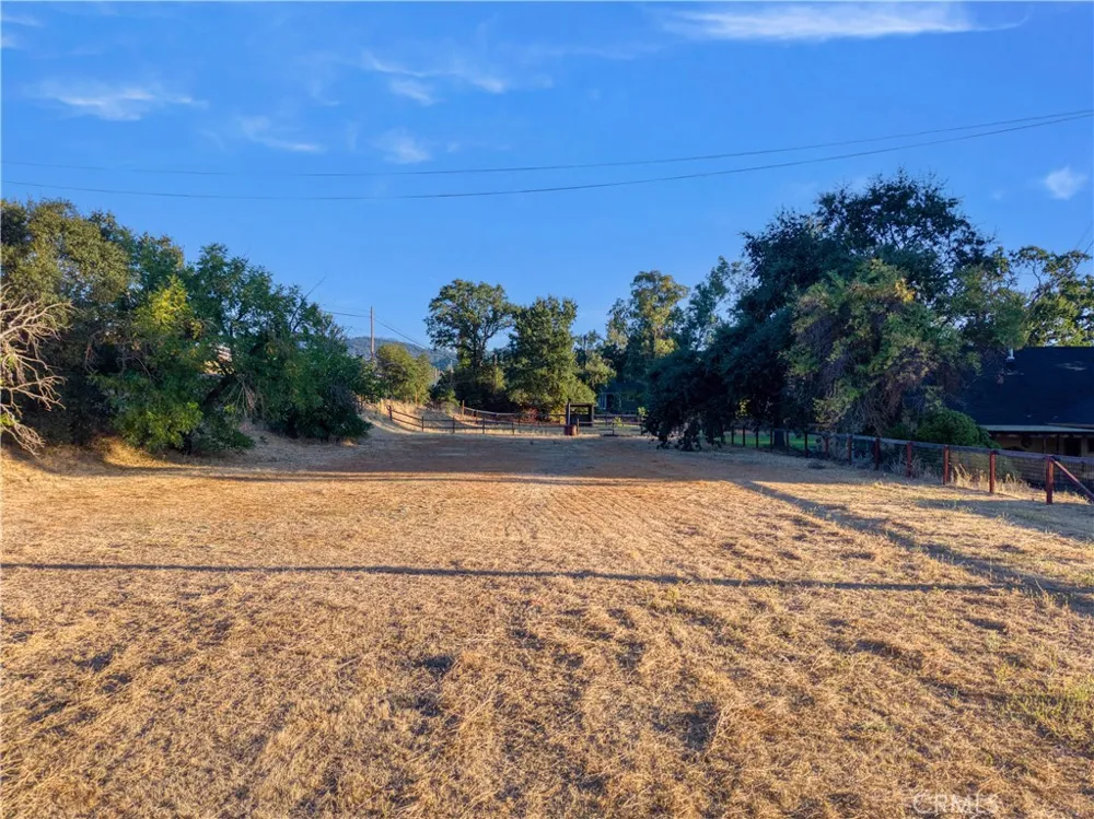 6733 Live Oak Drive Kelseyville, CA 95451