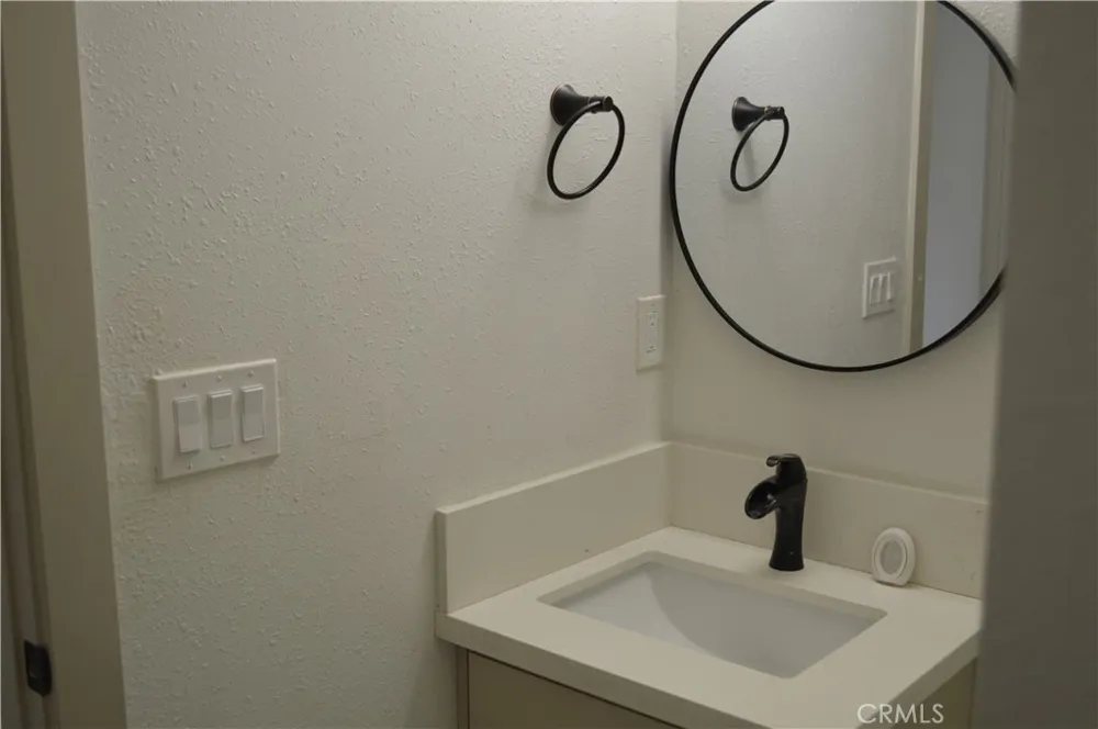 125 Toomey Lemoore, CA 93245