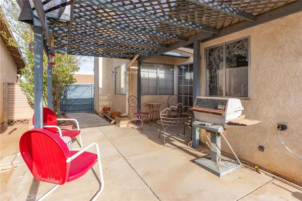 12980 Autumnwood Victorville, CA 92395