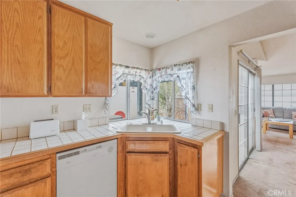 12980 Autumnwood Victorville, CA 92395