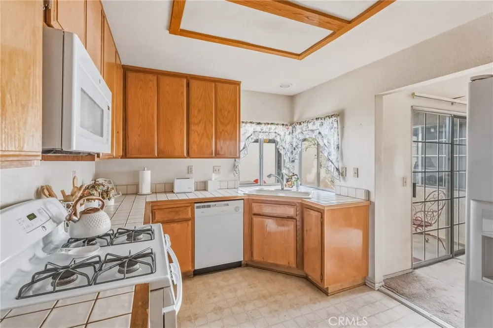 12980 Autumnwood Victorville, CA 92395