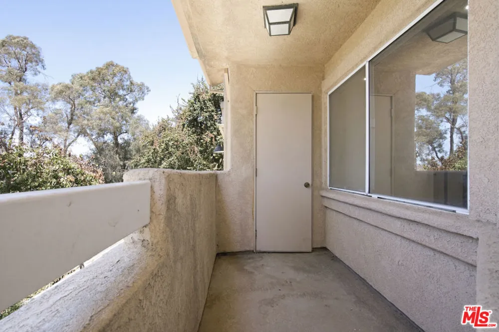 19863 Sandpiper Place #105 Newhall, CA 91321