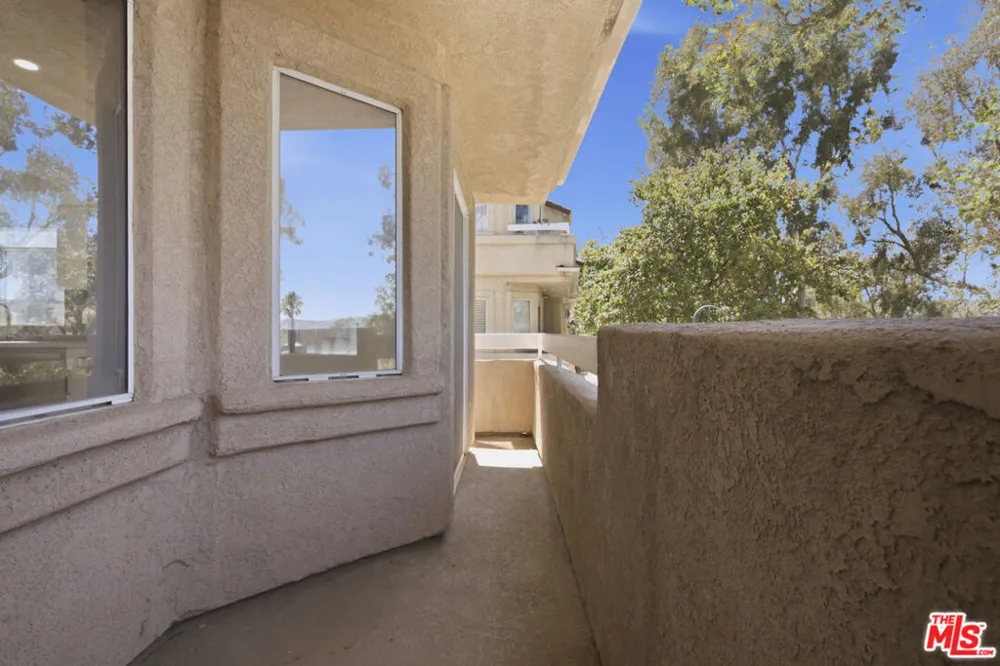 19863 Sandpiper Place #105 Newhall, CA 91321