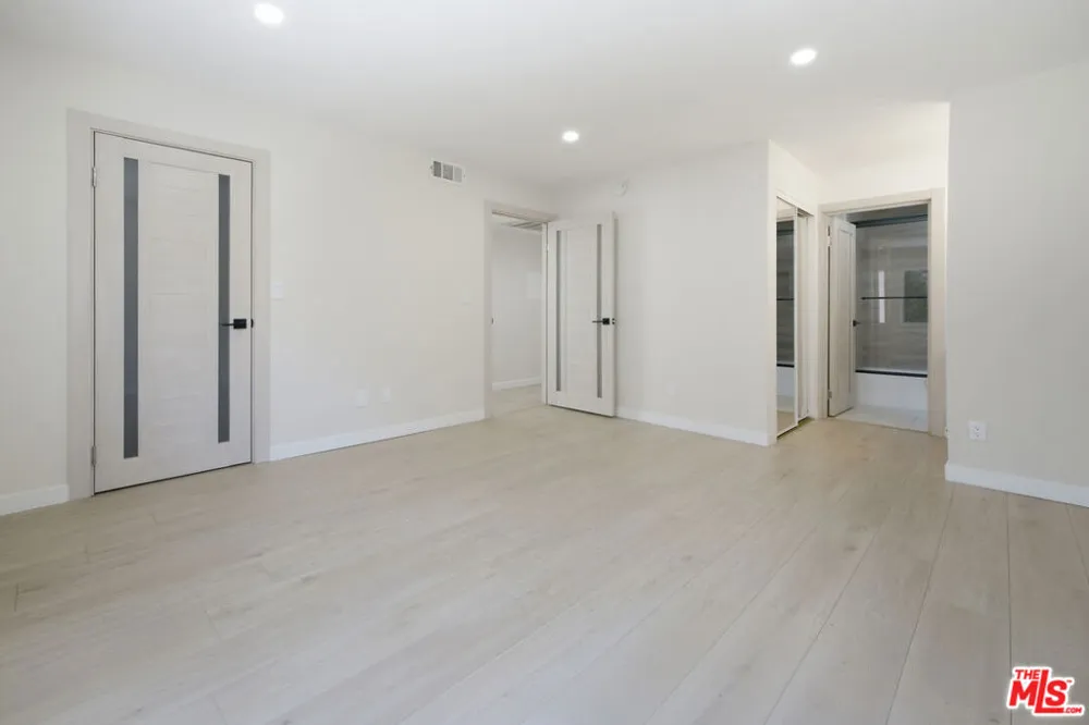 19863 Sandpiper Place #105 Newhall, CA 91321
