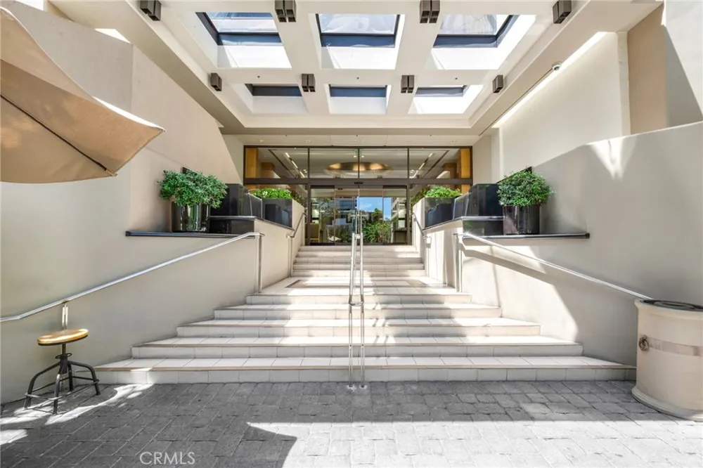 10445 Wilshire #1606 Los Angeles, CA 90024