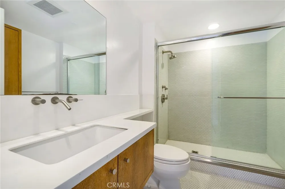 10445 Wilshire #1606 Los Angeles, CA 90024