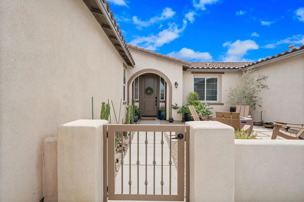 81887 Via Encinitas La Quinta, CA 92253