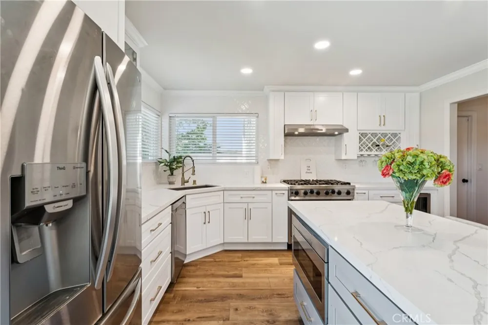 27535 St Bernard Lane Lake Arrowhead, CA 92352
