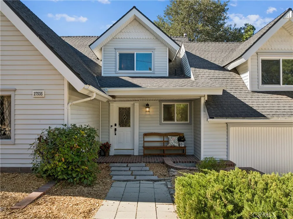 27535 St Bernard Lane Lake Arrowhead, CA 92352