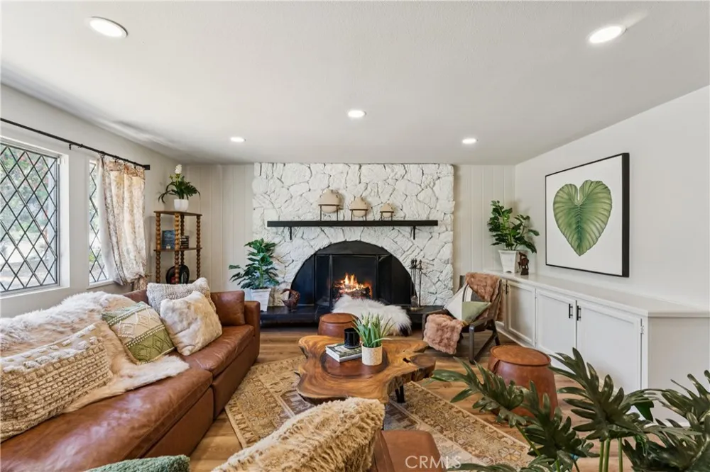 27535 St Bernard Lane Lake Arrowhead, CA 92352