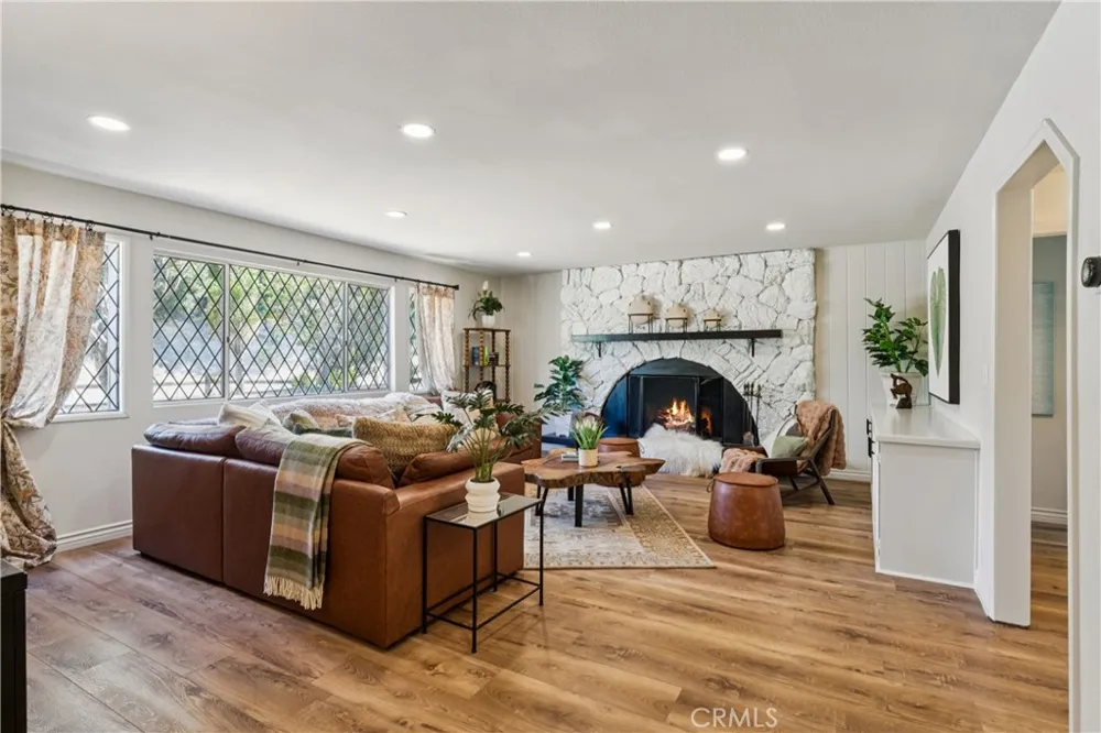 27535 St Bernard Lane Lake Arrowhead, CA 92352