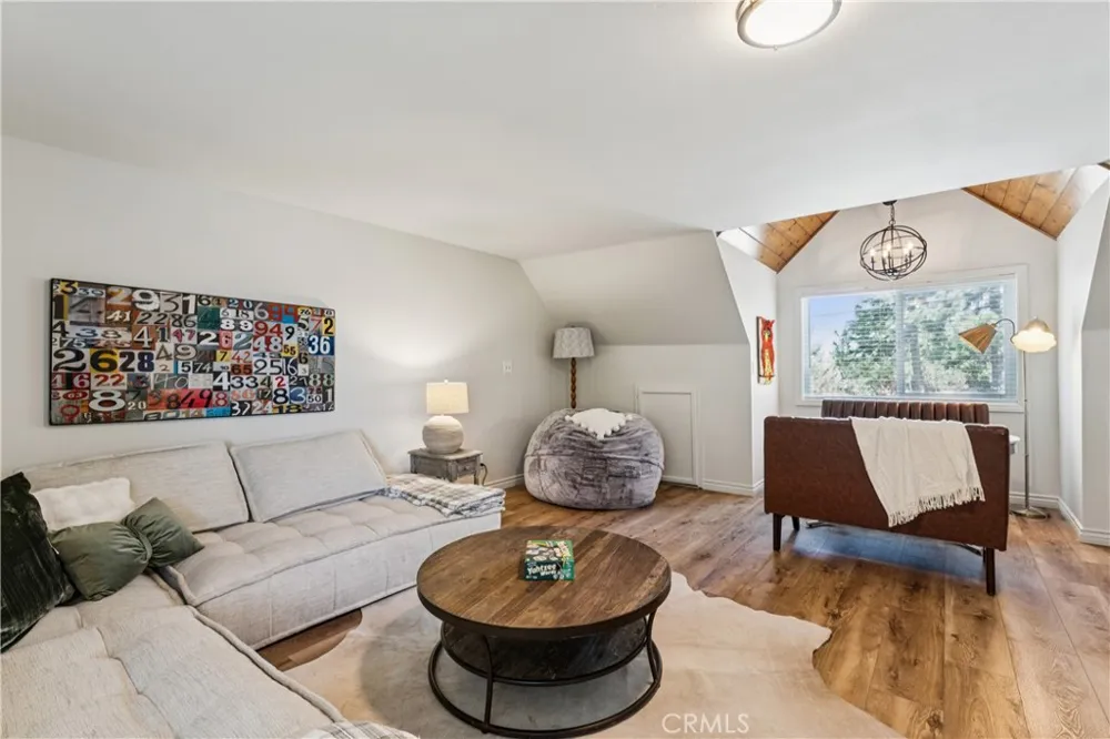 27535 St Bernard Lane Lake Arrowhead, CA 92352